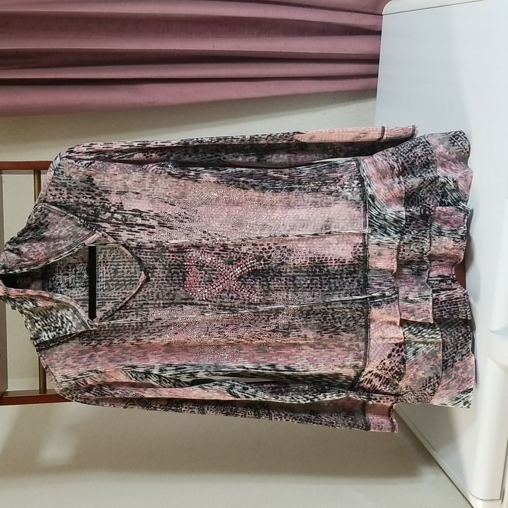 Multicolored pullover top